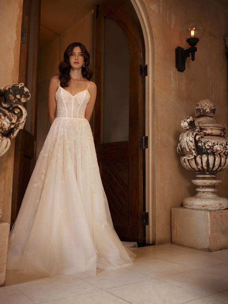 Love Couture Bridal Wedding Dresses Bride in an enchanting, vintage Wedding Dresses.