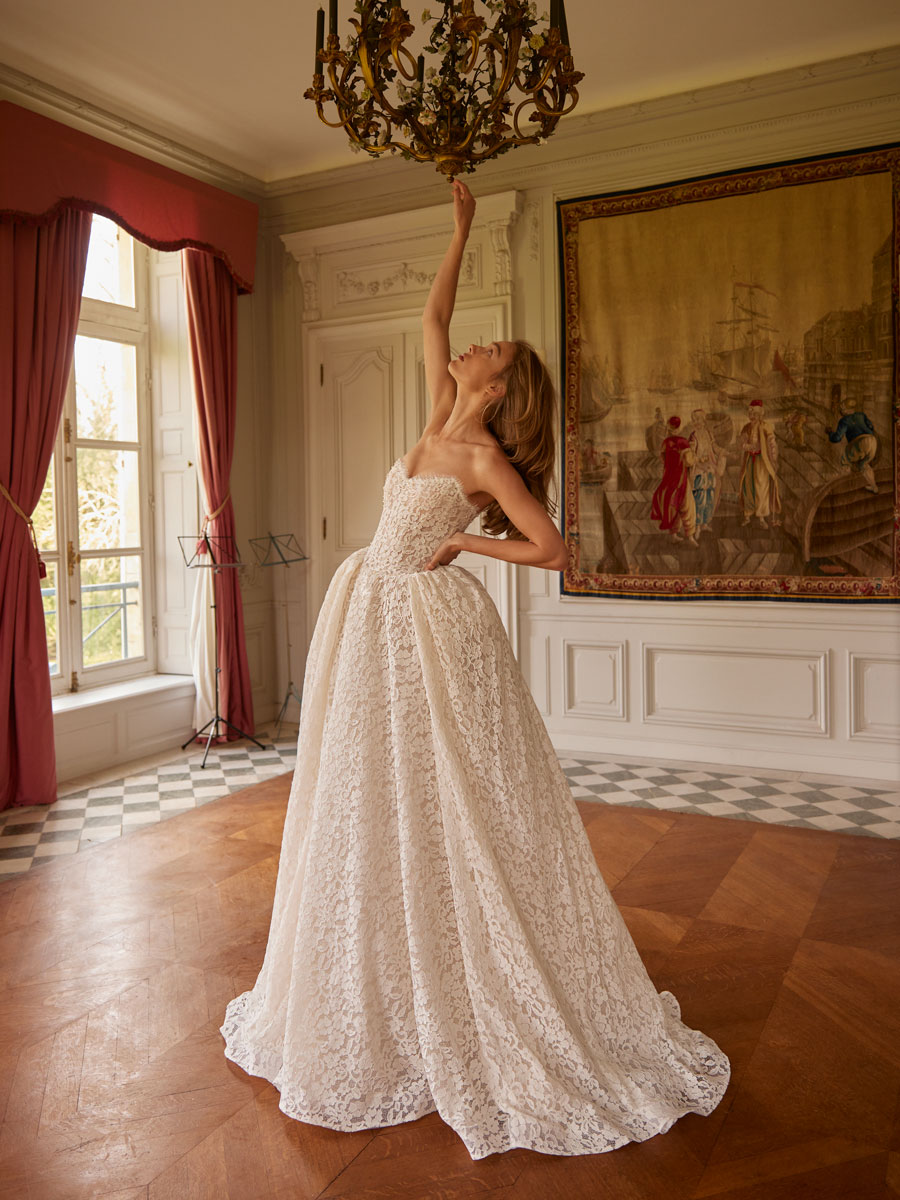 Love Couture Bridal Wedding Dresses Bride in stunning Wedding Dresses.